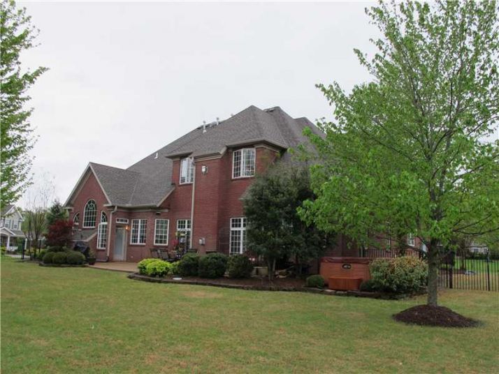 2200 HARVARD WALK ST, Bentonville, AR 72712