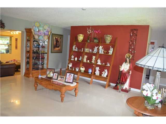 15830 SW 105 AV, Miami, FL 33157