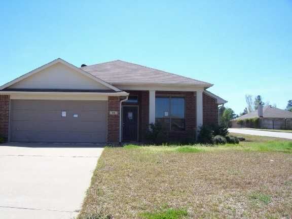 214 Mcclendon Ln, Longview, TX 75605
