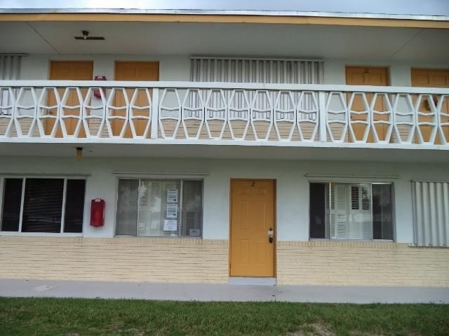 2102 Lake Osborne Dr Apt 2, Lake Worth, FL 33461