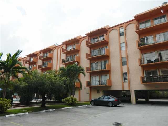 1950 W 54th St Apt 211, Hialeah, FL 33012