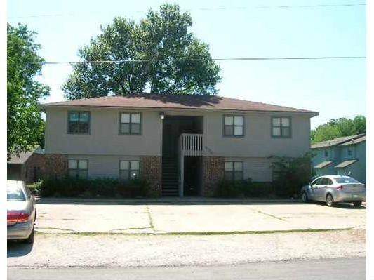 604 SW C ST, Bentonville, AR 72712