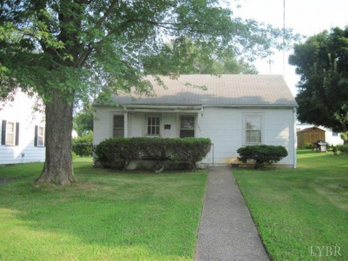 1419 Dawn Dr, Bedford, VA 24523