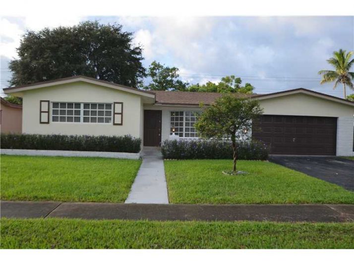 5424 MADISON ST, Hollywood, FL 33021