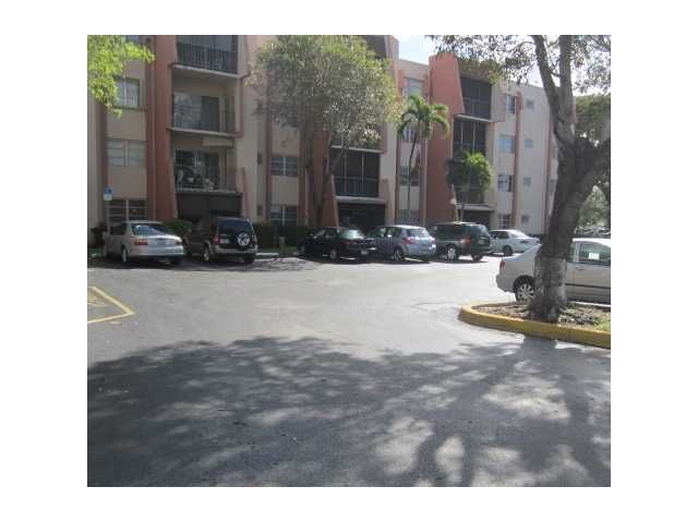 13707 KENDALE LAKES CR # 201, Miami, FL 33183