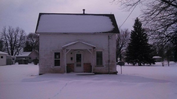 405 SE 4th St, Galva, IL 61434