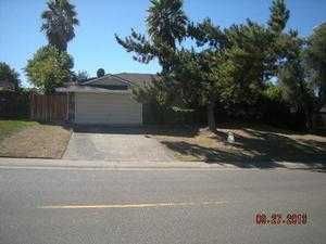 6520 Palm Ave, Carmichael, CA 95608