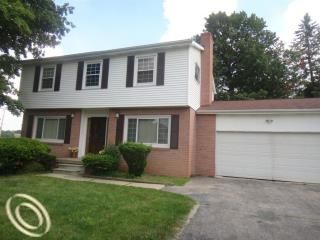5021 Forest Side Dr, Flint, MI 48532
