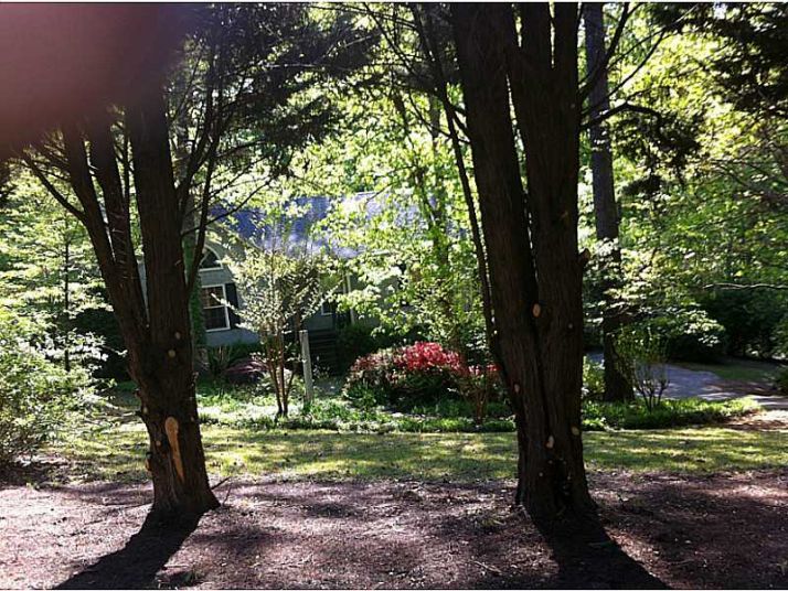 809 Victoria Place, Woodstock, GA 30189