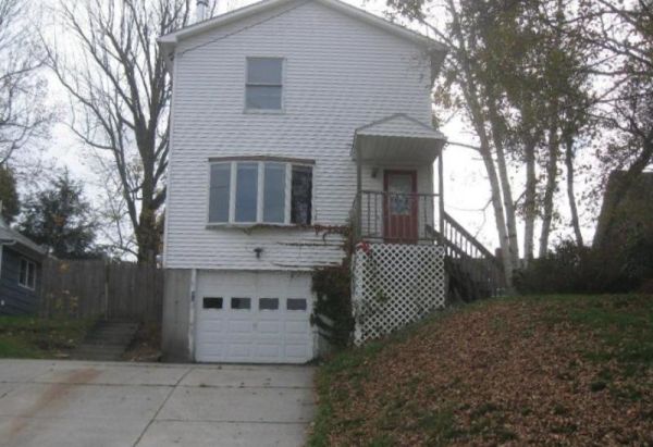 38 Murray St, Augusta, ME 04330