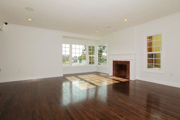2719 Coliseum Street, Los Angeles, CA 90018