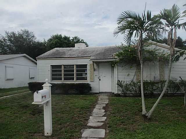 817 SE 14 Street, Fort Lauderdale, FL 33316