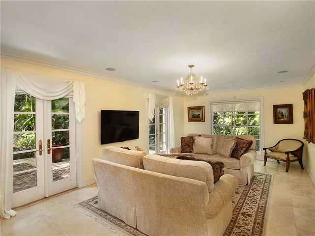 3565 AVOCADO AV, Miami, FL 33133