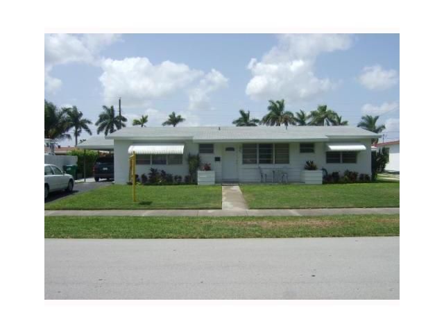 9521 SW 49 ST, Miami, FL 33165