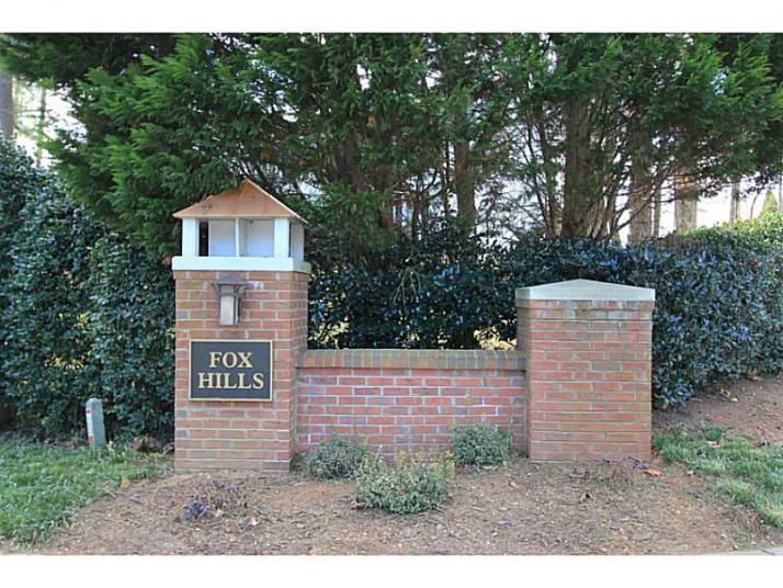 395 Lamplighter Lane Se, Marietta, GA 30067