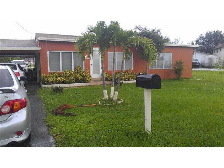 713 GLENN PW, Hollywood, FL 33021