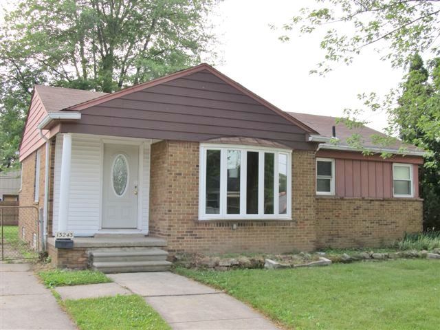 13243 Irene St, Southgate, MI 48195
