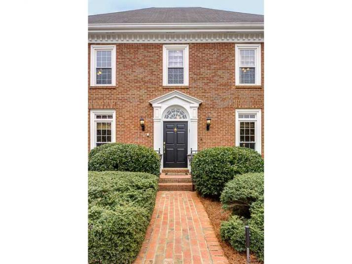 255 Walhalla Court, Atlanta, GA 30350