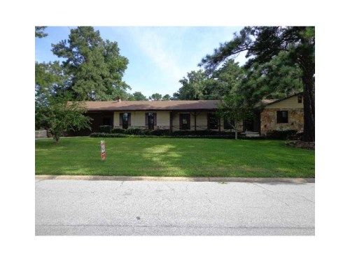1023 Strawberry Lane, Ellenwood, GA 30294
