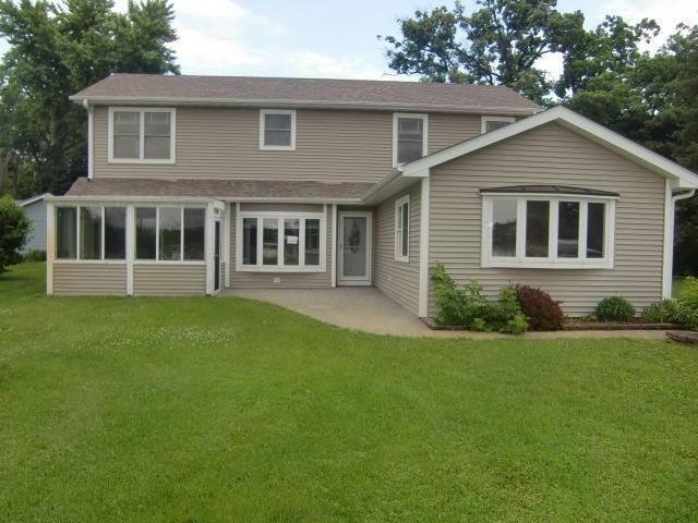 808 Laguna Dr, Mchenry, IL 60051