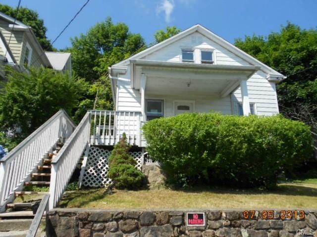 8 Staples St, Danbury, CT 06810