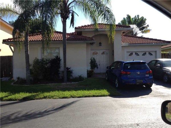 5761 NW 98 AV, Miami, FL 33178