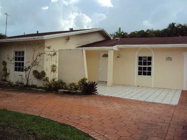 7450 SW 132 AV, Miami, FL 33183