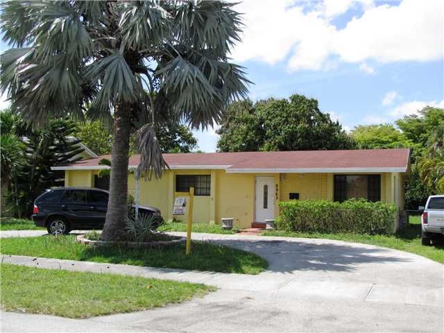 9965 SW 34 ST, Miami, FL 33165