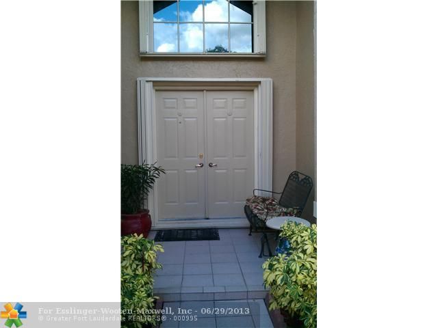 330 LAKE CREST CT, Fort Lauderdale, FL 33326
