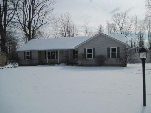 1737 Lucretia Dr, Girard, OH 44420