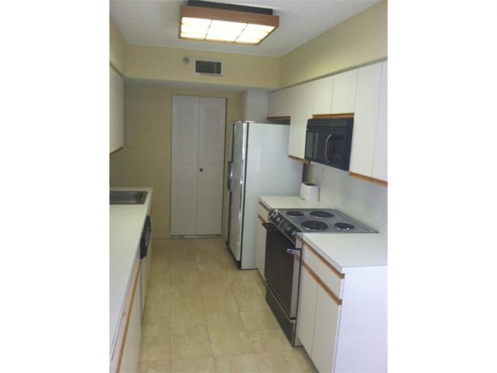 19195 NE 36 CT # 1410, Miami, FL 33180