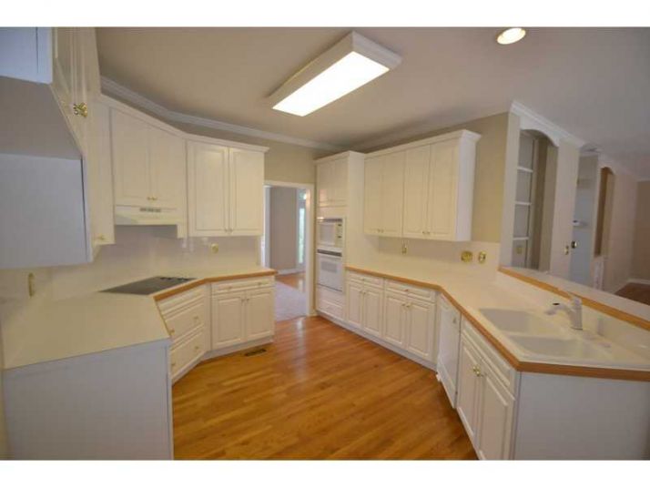 1037 Fairway Valley Drive, Woodstock, GA 30189