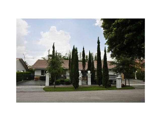 14490 SW 71 LN, Miami, FL 33183