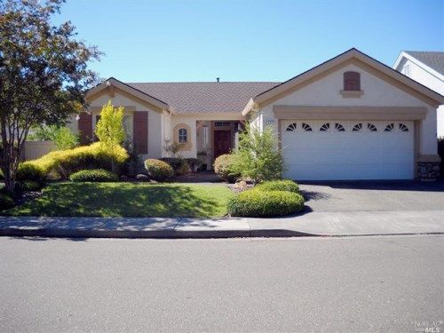 117 Del Webb Dr, Cloverdale, CA 95425