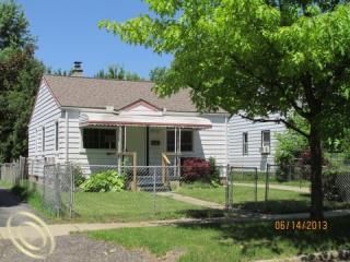 208 W Rutgers Ave, Pontiac, MI 48340