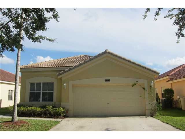 829 TANGLEWOOD CR, Fort Lauderdale, FL 33327
