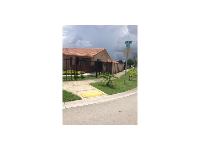 13818 SW 11 ST, Miami, FL 33184