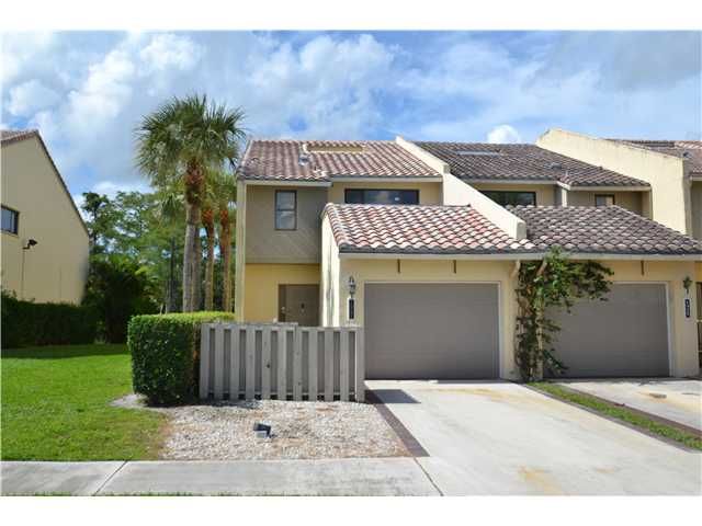 1921 CANTERBURY CR, West Palm Beach, FL 33414