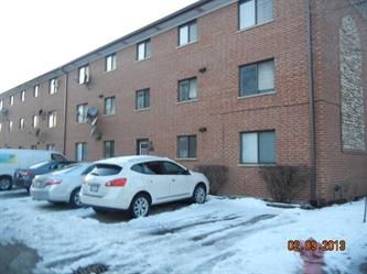 8424 W Catalpa #102e, Chicago, IL 60656