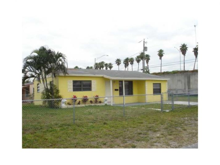 2906 MAYO ST, Hollywood, FL 33020