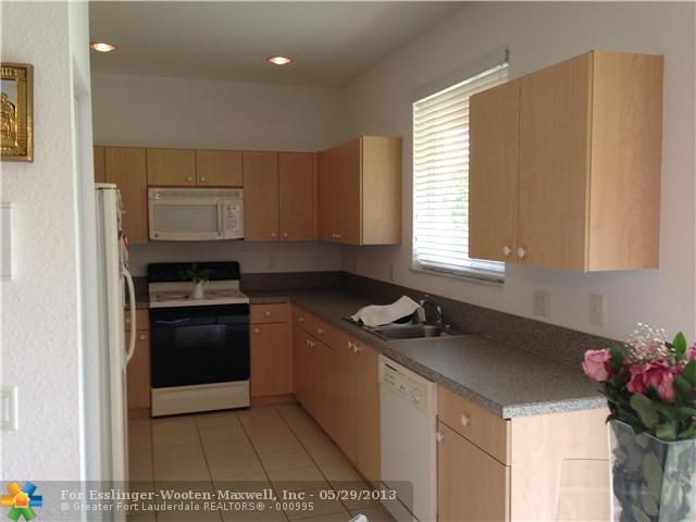 1000 BAMBOO LN, Fort Lauderdale, FL 33327