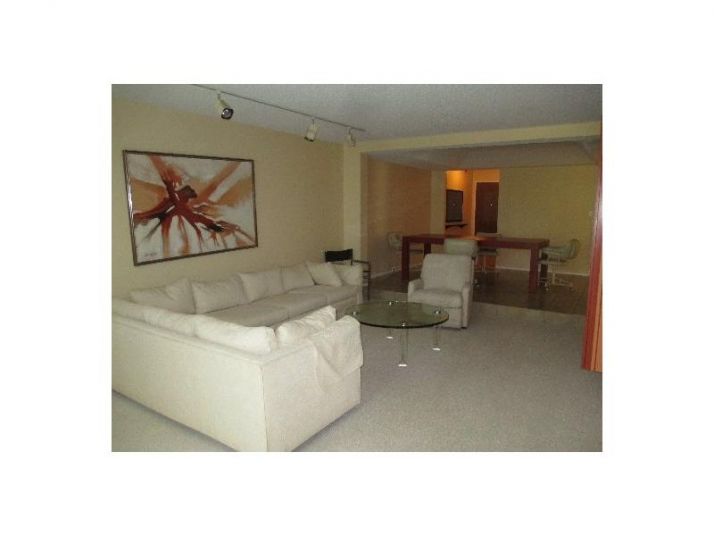 3720 INVERRARY DR # 1Z, Fort Lauderdale, FL 33319