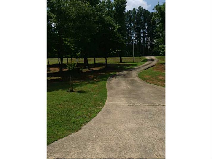 4197 Wayne Poultry Road, Pendergrass, GA 30567