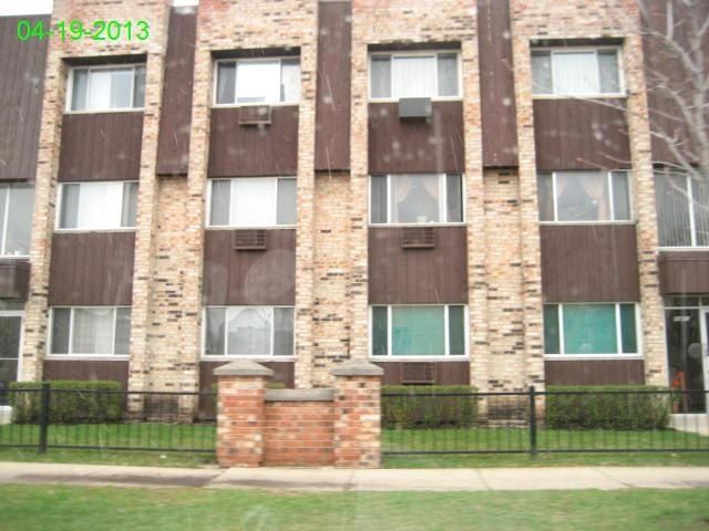 8661 1 2 W Foster Ave 2a, Chicago, IL 60656
