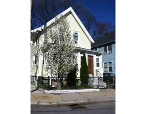 Gilman St, Roslindale, MA 02131
