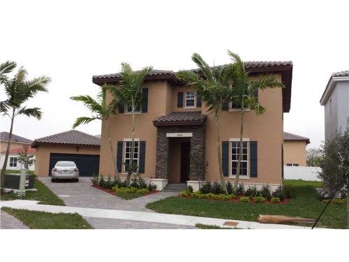 16982 SW 90 TERR, Miami, FL 33196