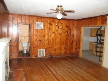 182 Harcourt Rd, Vermilion, OH 44089