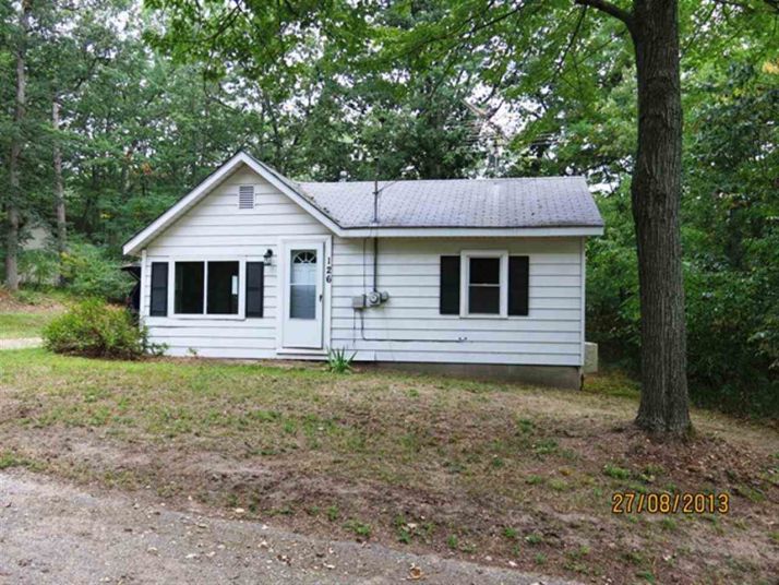 126 Lasalle Ave, Houghton Lake, MI 48629