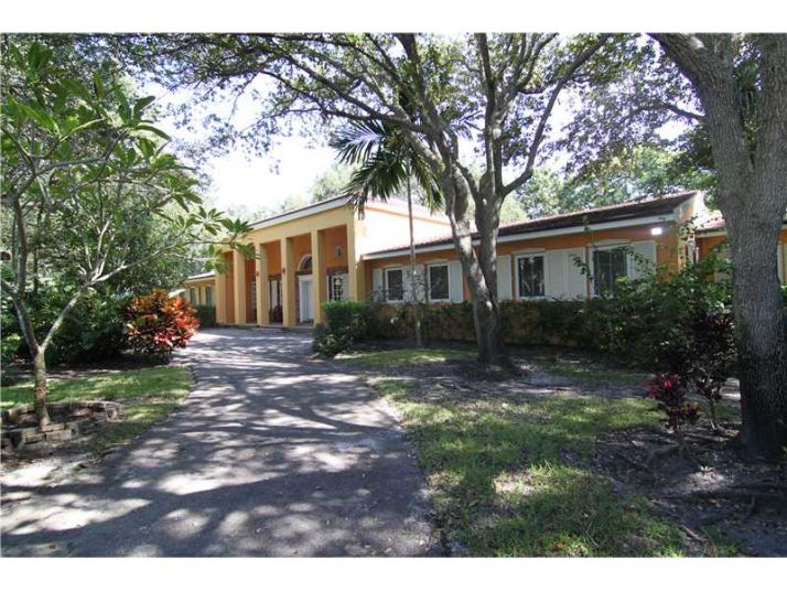 12401 ROCK GARDEN LN, Miami, FL 33156