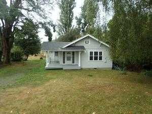 2619 S 128th St, Seattle, WA 98168